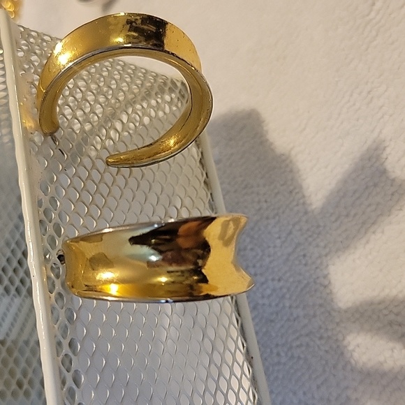 Vtg Signed Clara Studio Inc. Cluster Gold Plated Hoop Loop Half  Moon Earrings - Picture 4 of 6